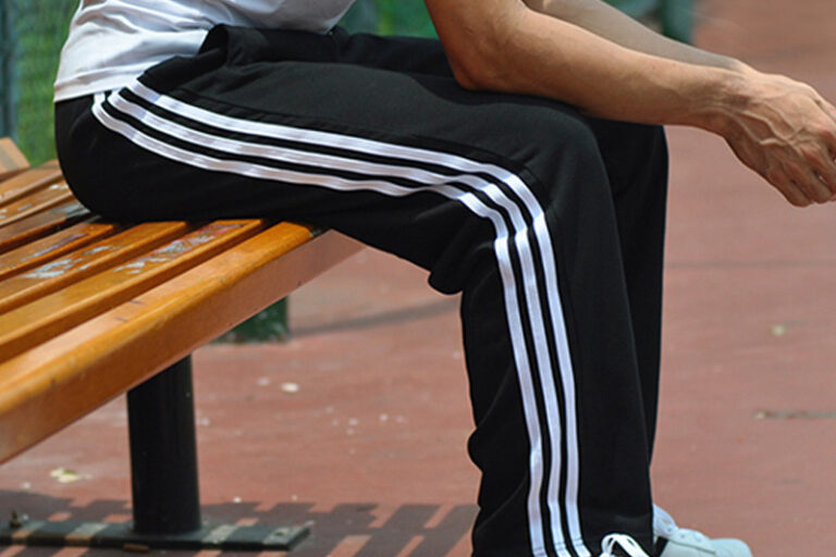 Sport trousers with side striped (3)