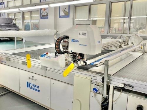 Automatic Fabric Spreading and Cutting Machine